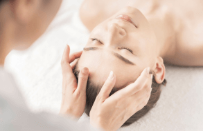 בריאות הוליסטית לנשים: 10 פעילויות וסדנאות שכובשות את ישראל